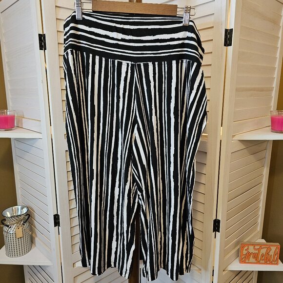 Woman Within Plus Size 1X 22/24, Black and White Striped Gaucho Pant - Picture 1 of 9